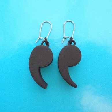 earring comma black