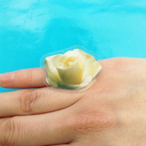 ring flower rose white 