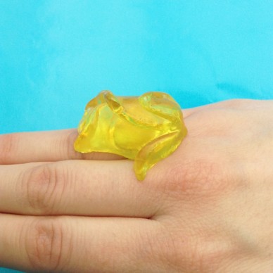 ring resin yellow