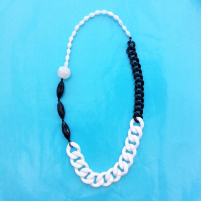 104necklace shine long whiteblack 72