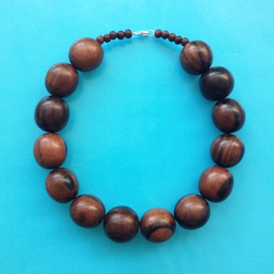 13necklace wood ball darkbrown 72