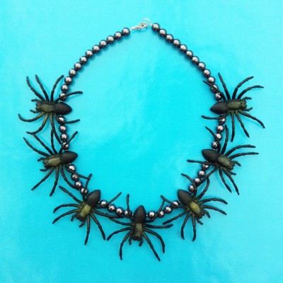 46 necklace spider small 72