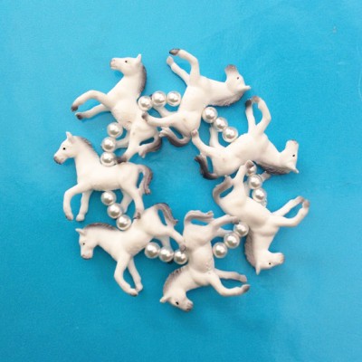 bracelet horse white OK 72