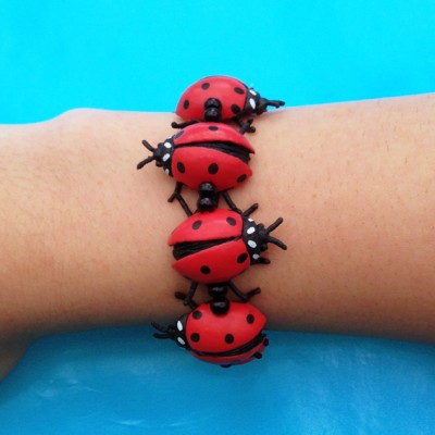 bracelet ladybird arm 72