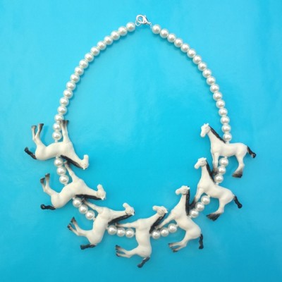 necklace horse white 72