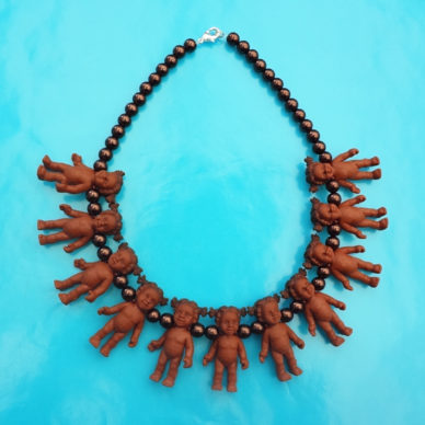 necklace doll darkbrown 1 72