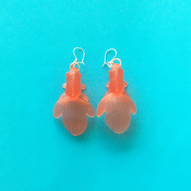 earring fish orange dark 72