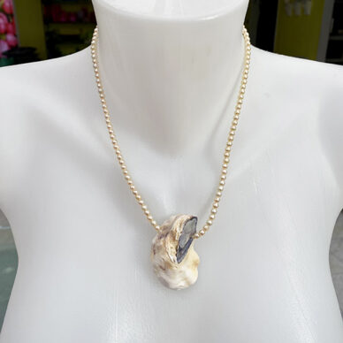 necklace oyster one white ok 72