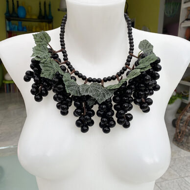 necklace fruit grapes dark 1 72